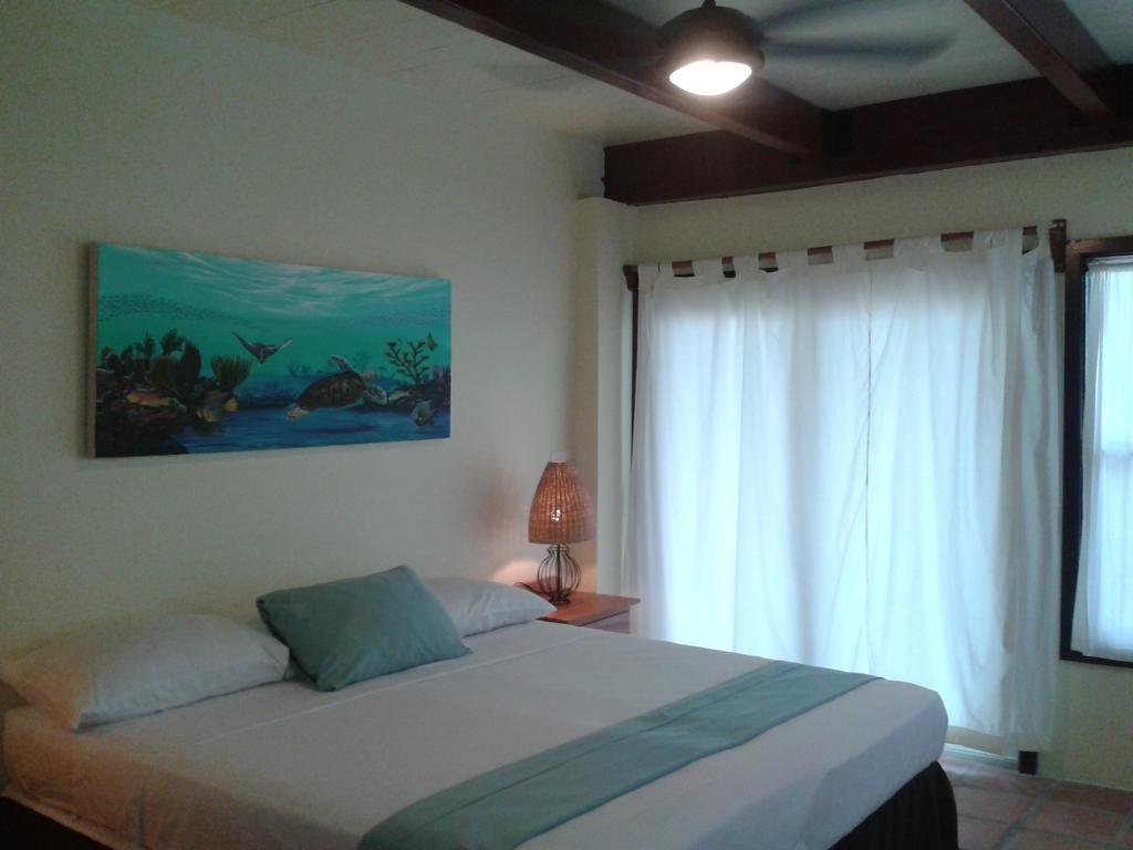 Ambergris Divers Resort San Pedro  Room photo